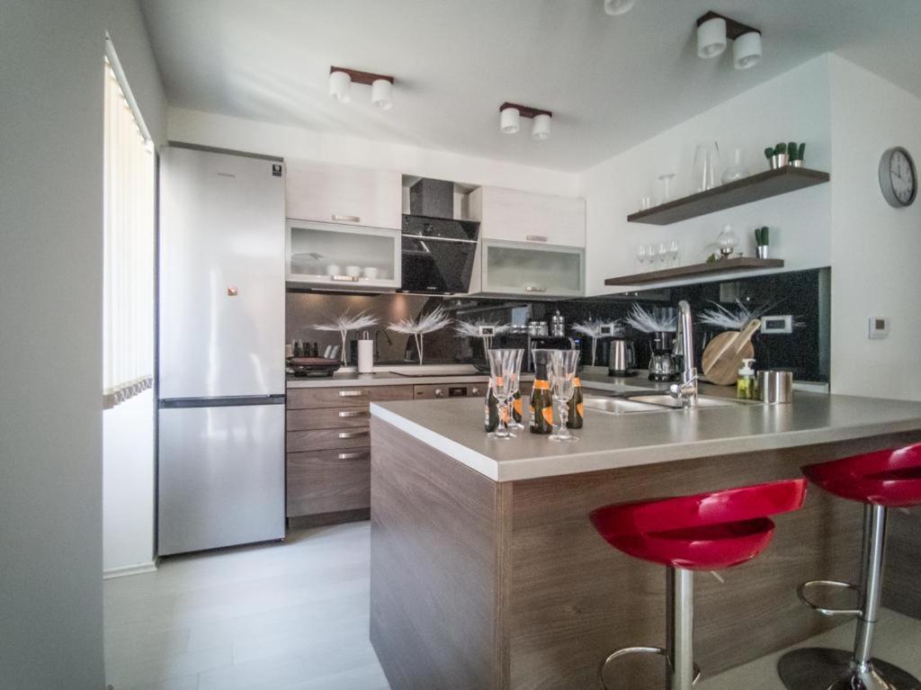 Holiday Home Tos ริซิกา ภายนอก รูปภาพ
