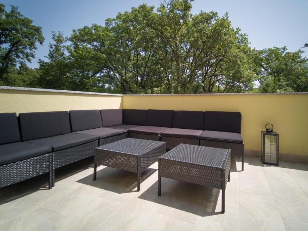 Holiday Home Tos ริซิกา ภายนอก รูปภาพ