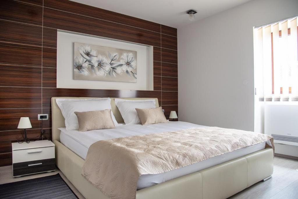 Holiday Home Tos ริซิกา ภายนอก รูปภาพ