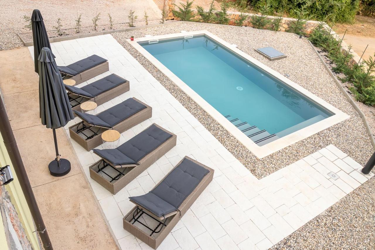 Holiday Home Tos ริซิกา ภายนอก รูปภาพ